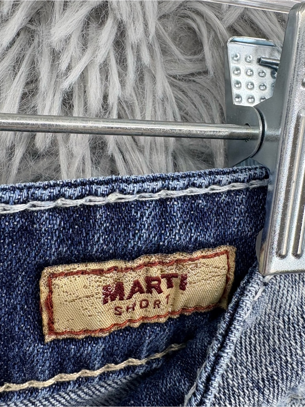Silver Jeans Shorts Womens 26 Marti Distressed Medium Wash Y2K Mid Rise - Picture 10 of 13